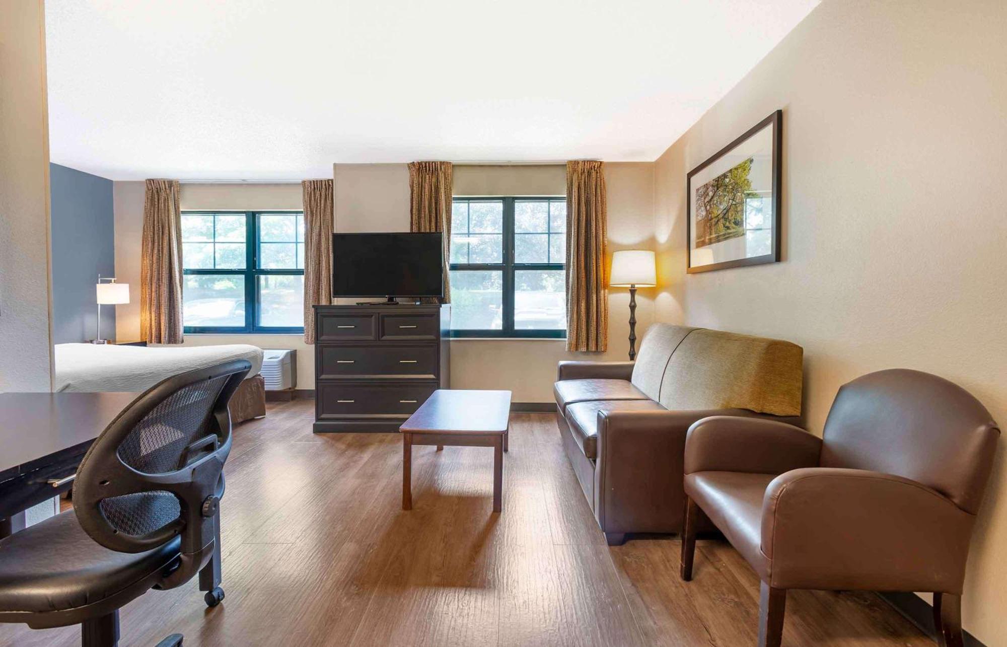 Extended Stay America Suites - Princeton - West Windsor Экстерьер фото